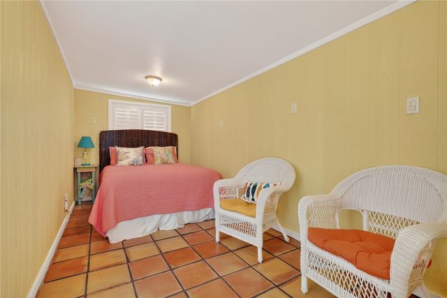 2 Paisano Lane, Rockport, TX 78382