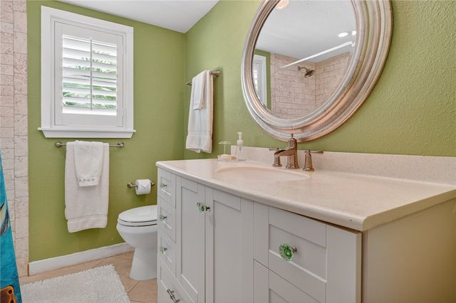 2 Paisano Lane, Rockport, TX 78382