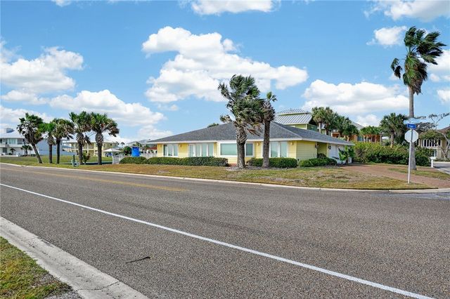 2 Paisano Lane, Rockport, TX 78382