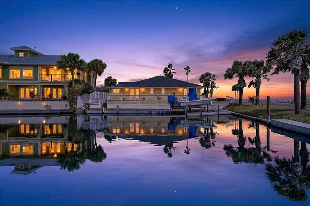 2 Paisano Lane, Rockport, TX 78382