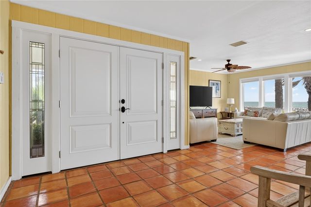 2 Paisano Lane, Rockport, TX 78382