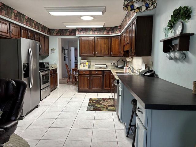 5858 Wild Fig LN, Fort Myers, FL 33919