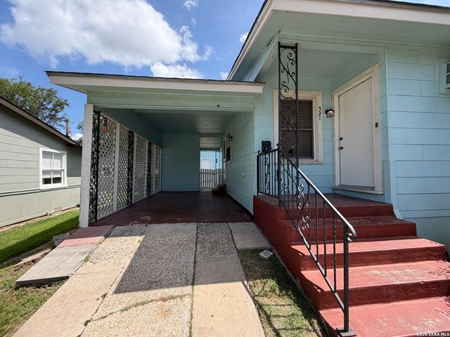 327 Blakeley Dr, San Antonio, TX 78209