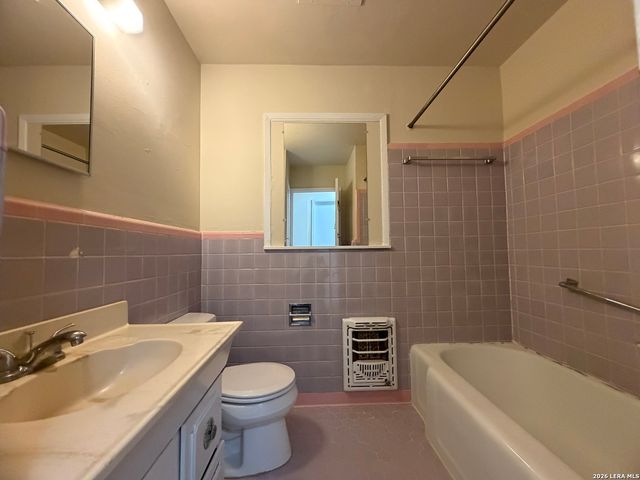 327 Blakeley Dr, San Antonio, TX 78209