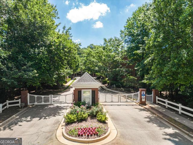 1207 New Haven Court, Roswell, GA 30075