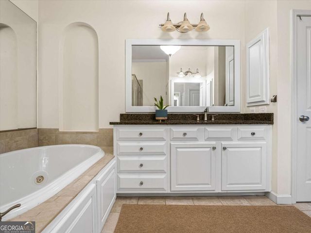 1207 New Haven Court, Roswell, GA 30075