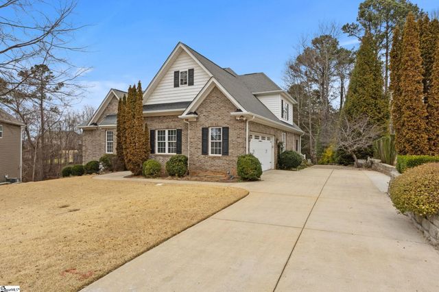 26 Oaklynn Court, Simpsonville, SC 29680