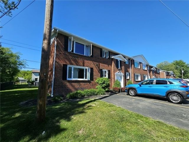 1050 Reserve Road 3, West Seneca, NY 14224