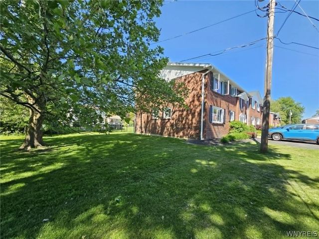 1050 Reserve Road 3, West Seneca, NY 14224