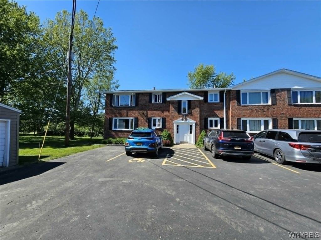 1050 Reserve Road 3, West Seneca, NY 14224