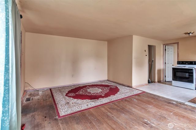 303 S Baker Street, Mount Vernon, WA 98273