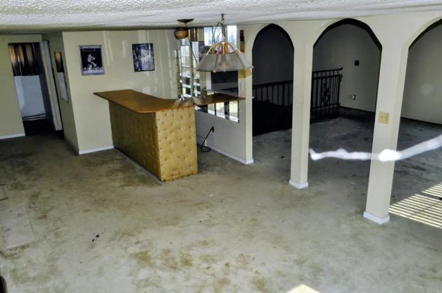 5851 Division Street, San Diego, CA 92114