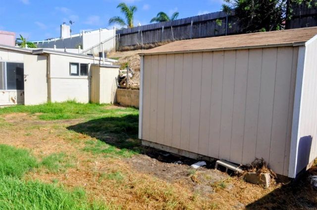 5851 Division Street, San Diego, CA 92114