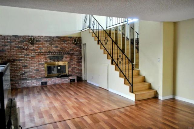 5851 Division Street, San Diego, CA 92114