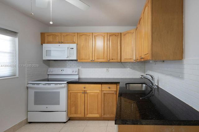 7747 SW 86th St D-205, Miami, FL 33143