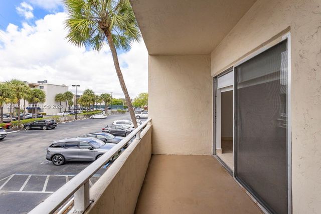 7747 SW 86th St D-205, Miami, FL 33143