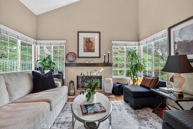 847 S Amber Lane, Anaheim Hills, CA 92807