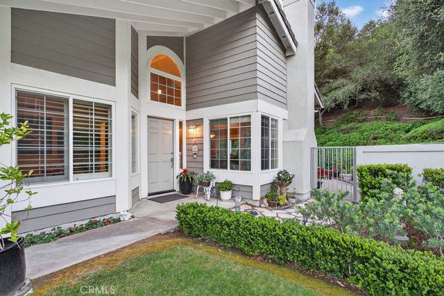 847 S Amber Lane, Anaheim Hills, CA 92807