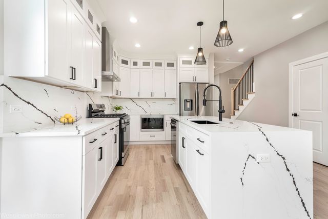 3755 N Odell Avenue, Chicago, IL 60634