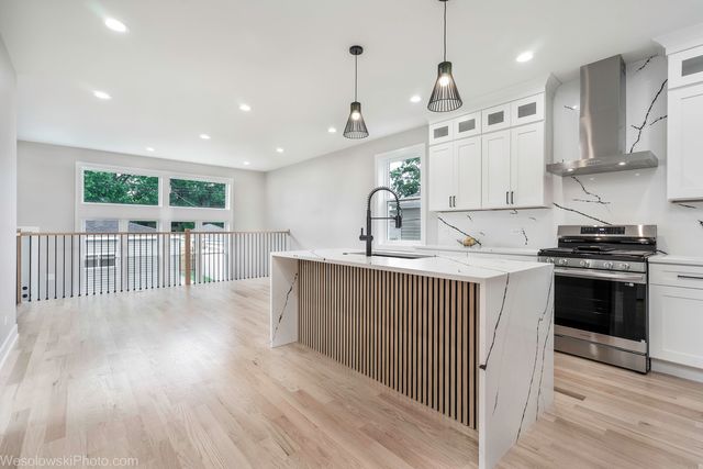 3755 N Odell Avenue, Chicago, IL 60634