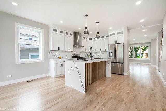 3755 N Odell Avenue, Chicago, IL 60634