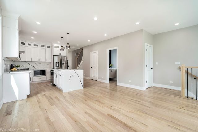 3755 N Odell Avenue, Chicago, IL 60634