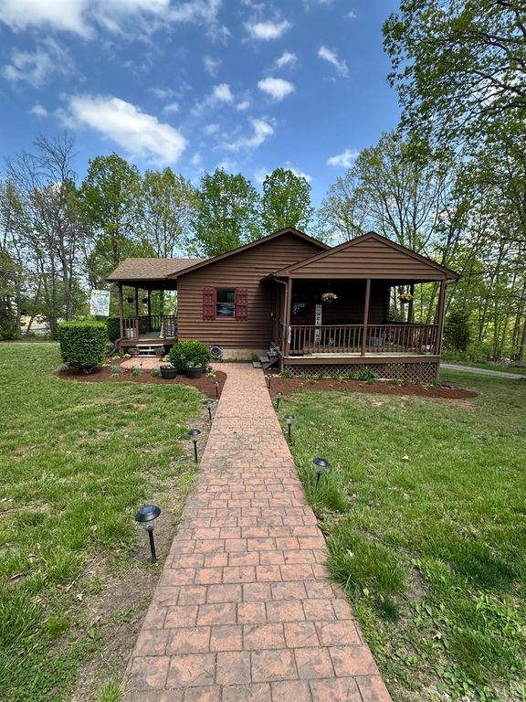 1524 Austins Road, Gladstone, VA 24553