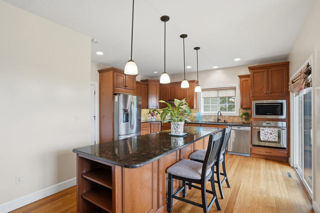 800 CUTTERS CORNER LN, Columbia, MO 65201