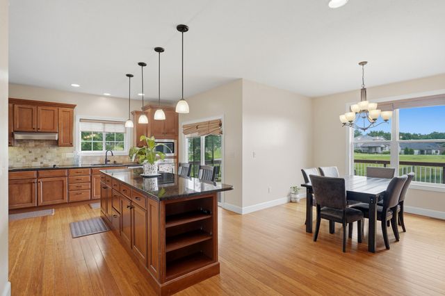 800 CUTTERS CORNER LN, Columbia, MO 65201