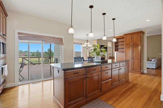 800 CUTTERS CORNER LN, Columbia, MO 65201