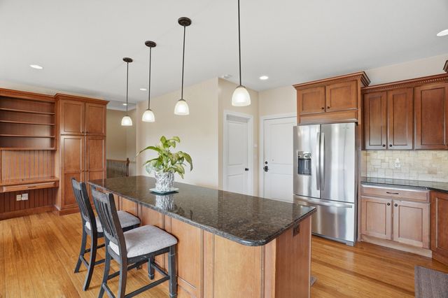 800 CUTTERS CORNER LN, Columbia, MO 65201