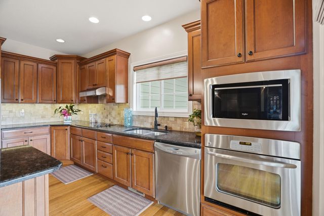 800 CUTTERS CORNER LN, Columbia, MO 65201