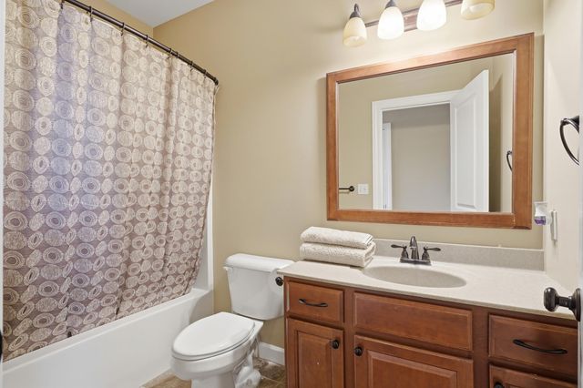 800 CUTTERS CORNER LN, Columbia, MO 65201