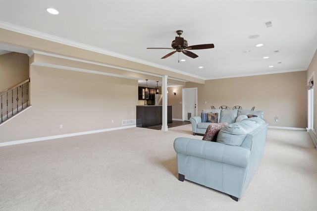 800 CUTTERS CORNER LN, Columbia, MO 65201