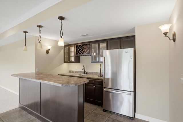 800 CUTTERS CORNER LN, Columbia, MO 65201