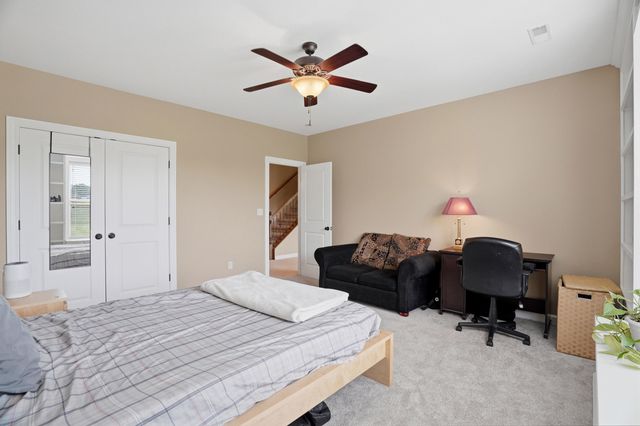 800 CUTTERS CORNER LN, Columbia, MO 65201