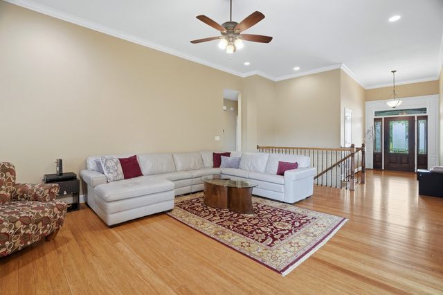 800 CUTTERS CORNER LN, Columbia, MO 65201