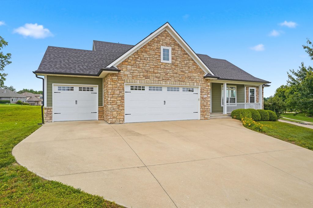 800 CUTTERS CORNER LN, Columbia, MO 65201