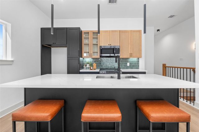 9819 Turnbow A-B, Houston, TX 77029