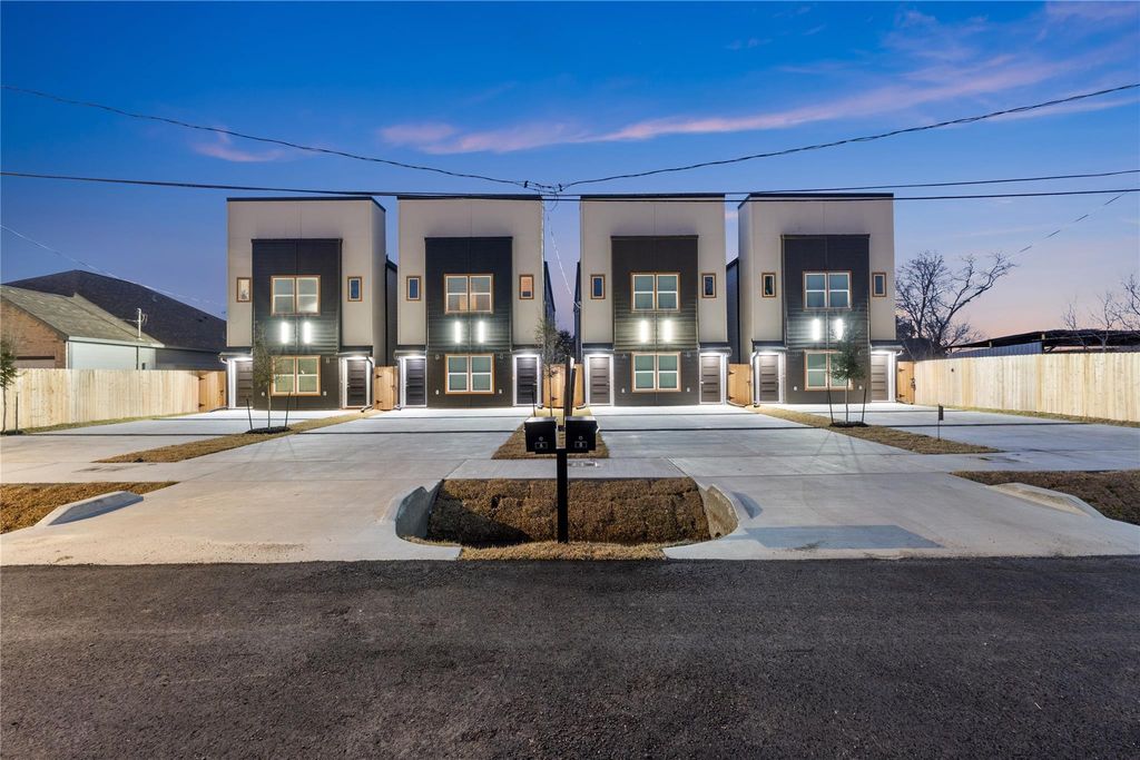 9819 Turnbow A-B, Houston, TX 77029