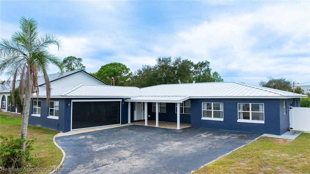 4600 Lakeview Drive, Sebring, FL 33870