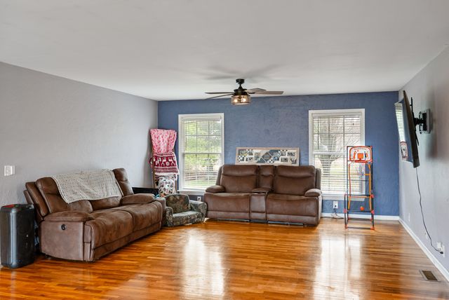 111 Patton Ln, Hendersonville, TN 37075