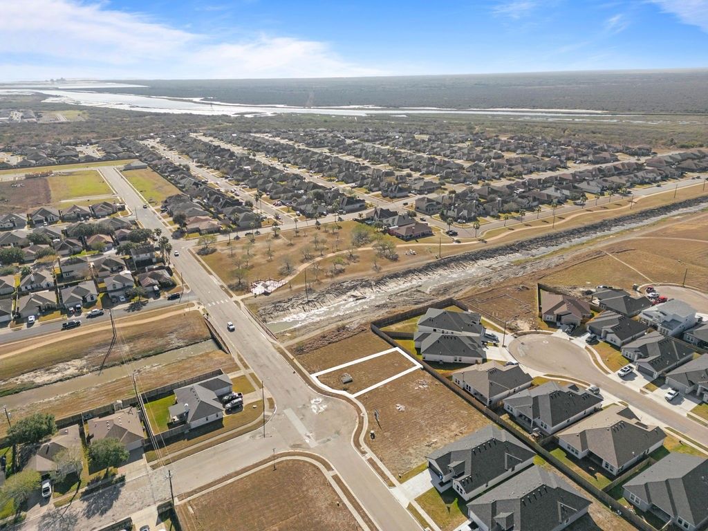 6729 La Salle Dr, Corpus Christi, TX 78414 — photo 3