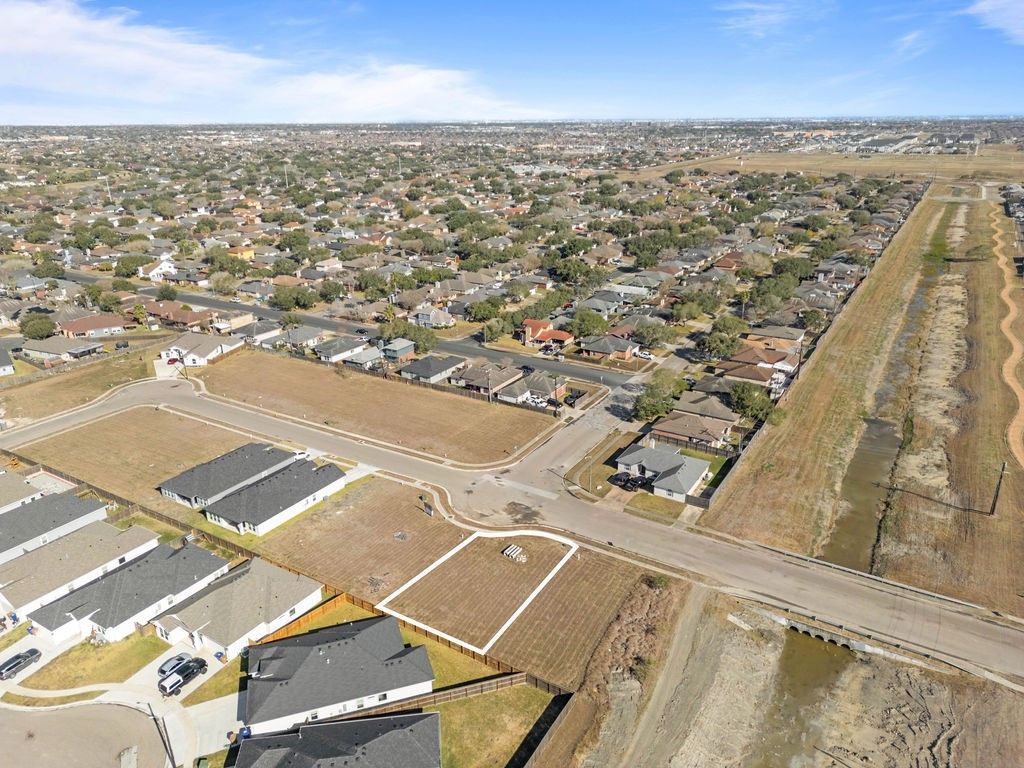 6729 La Salle Dr, Corpus Christi, TX 78414 — photo 4