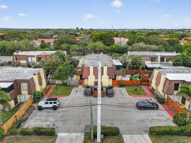 3516 Gardens East Dr A, Palm Beach Gardens, FL 33410