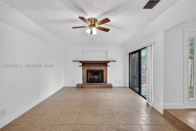 3516 Gardens East Dr A, Palm Beach Gardens, FL 33410