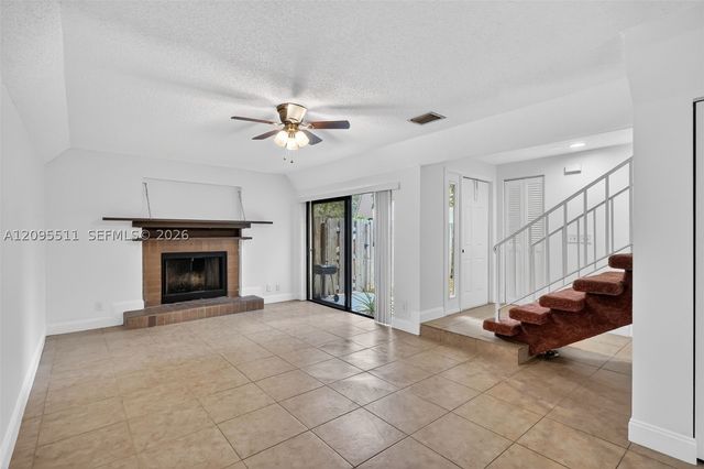 3516 Gardens East Dr A, Palm Beach Gardens, FL 33410