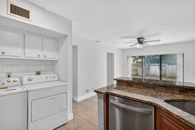 3516 Gardens East Dr A, Palm Beach Gardens, FL 33410