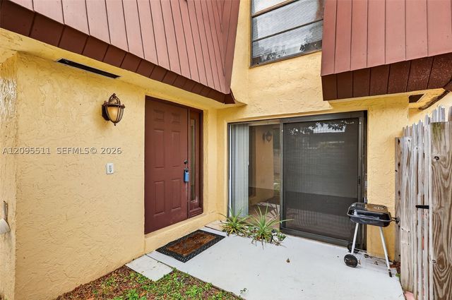 3516 Gardens East Dr A, Palm Beach Gardens, FL 33410