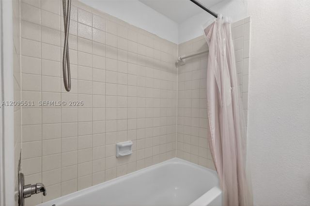 3516 Gardens East Dr A, Palm Beach Gardens, FL 33410